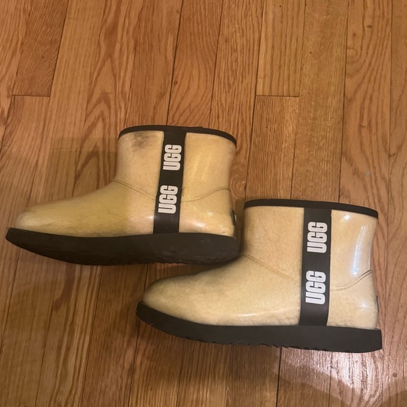 UGG Classic Clear Mini Boot - Picture 3 of 5